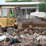 Σαν τραπουλάχαρτα κατέρρευσε πρόσοψη σπιτιού στη Μεσσήνη από τη σφοδρή βροχή