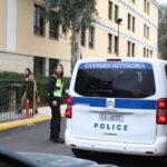 Ποινική δίωξη για δύο πλημμελήματα στην οδηγό που έπεσε πάνω σε πέντε αυτοκίνητα στο Κολωνάκι