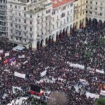 Μεγαλειώδης συγκέντρωση και πορεία στη Θεσσαλονίκη για τα τρία χρόνια από την τραγωδία στα Τέμπη