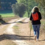Παράδοξο κι όμως επιστημονικά τεκμηριωμένο: Μια μοναχική βόλτα… βοηθά στη μείωση της μοναξιάς