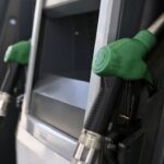 Ουρές σε βενζινάδικα και διυλιστήρια υπό τον φόβο νέων αυξήσεων στα καύσιμα λόγω Μέσης Ανατολής