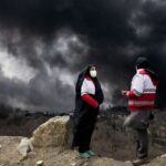 «Ποτάμια» πετρελαίου ρέουν στους δρόμος της Τεχεράνης: Διαρκείς οι εκρήξεις, τοξικός καπνός