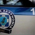 Θεσσαλονίκη: Οδηγός αγνόησε σήμα αστυνομικών, συγκρούστηκε με άλλο όχημα και κατέληξε σε τοίχο