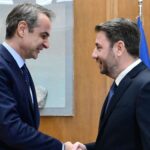 Συνάντηση Μητσοτάκη – Ανδρουλάκη την Τρίτη για τη Μέση Ανατολή: Την Τετάρτη ενημέρωση στη Βουλή