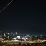 Το Ιράν απειλεί να χτυπήσει τις πρεσβείες του Ισραήλ σε όλο τον κόσμο