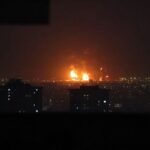 ΗΠΑ και Ισραήλ χτύπησαν για πρώτη φορά εγκαταστάσεις υποδομών στο Ιράν- Τραμπ: «Κανένας συμβιβασμός»