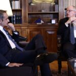 Ο Μητσοτάκης έτοιμος για ενημέρωση των πολιτικών αρχηγών: Τηλεφωνική επικοινωνία με Τασούλα