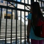 Άγνωστοι έριξαν επτά αυτοσχέδιες βόμβες μολότοφ σε προαύλιο σχολείου στη Θεσσαλονίκη